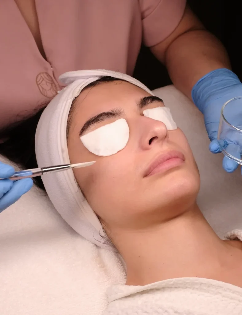 Lash Lift, Extensions or Brow Lamination? The Abu Dhabi Eyes & Brows Decision Guide